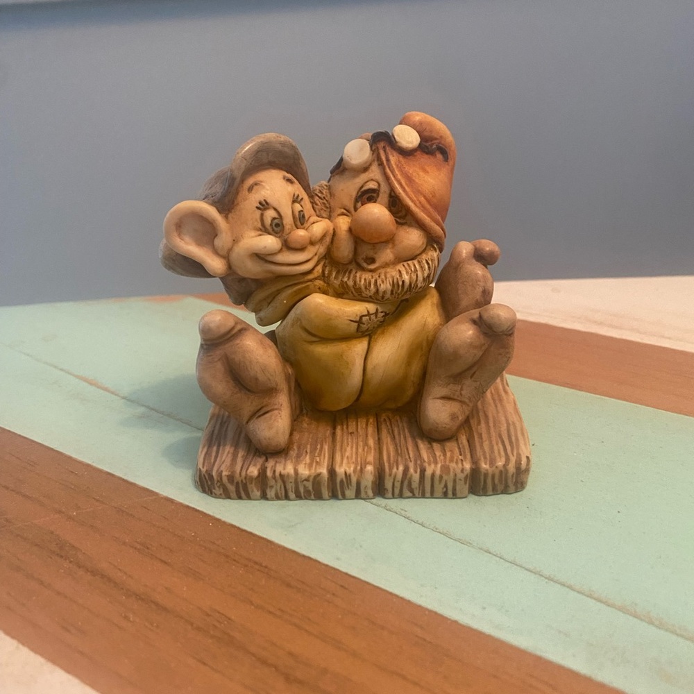 Disney Harmony Kingdom Doc & Dopey Snow White Trinket Box 2002 WDWRSWDD